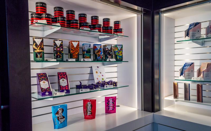 Picture of Theo Chocolates kiosk in Concourse A