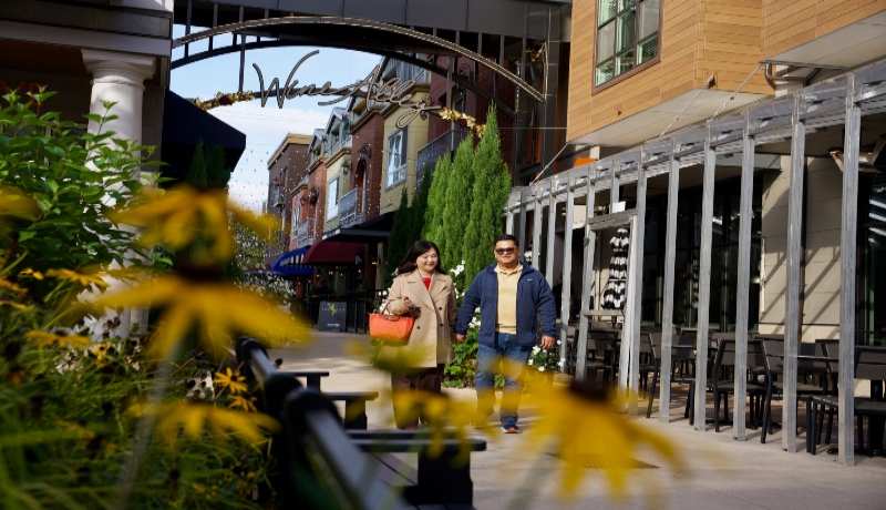 Couple visits Woodinville Wine Country Wine Alley