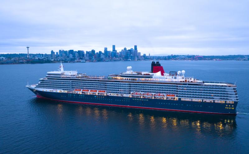 Cruise ship Queen Elizabeth, operated by the Cunard Line, in front of the Seattle waterfront
